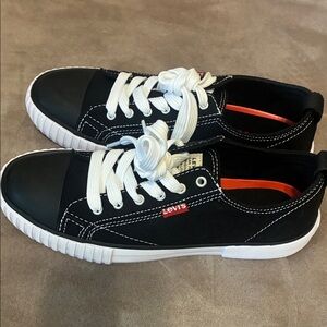 Levi’s Women’s Levi's Black Canvas Low-Top Sneakers with White Laces